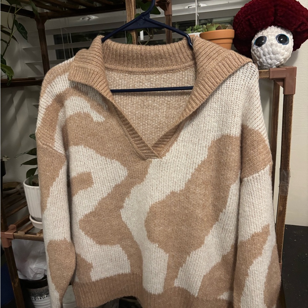 SHEIN Beige and Cream V-Neck Patterned Sweater